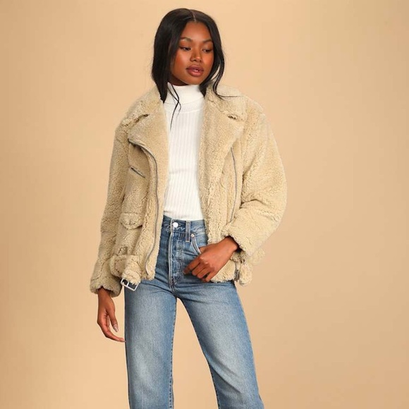 Free People Jackets & Blazers - Free People So Cozy Beige Faux Fur Slouchy Moto Jacket
Medium